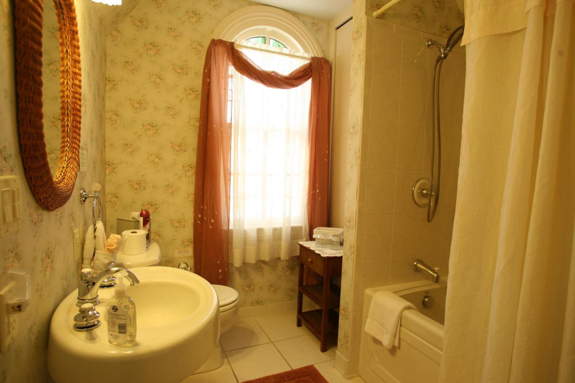 The Bacchus Inn Bed & Breakfast Cape May Oda fotoğraf
