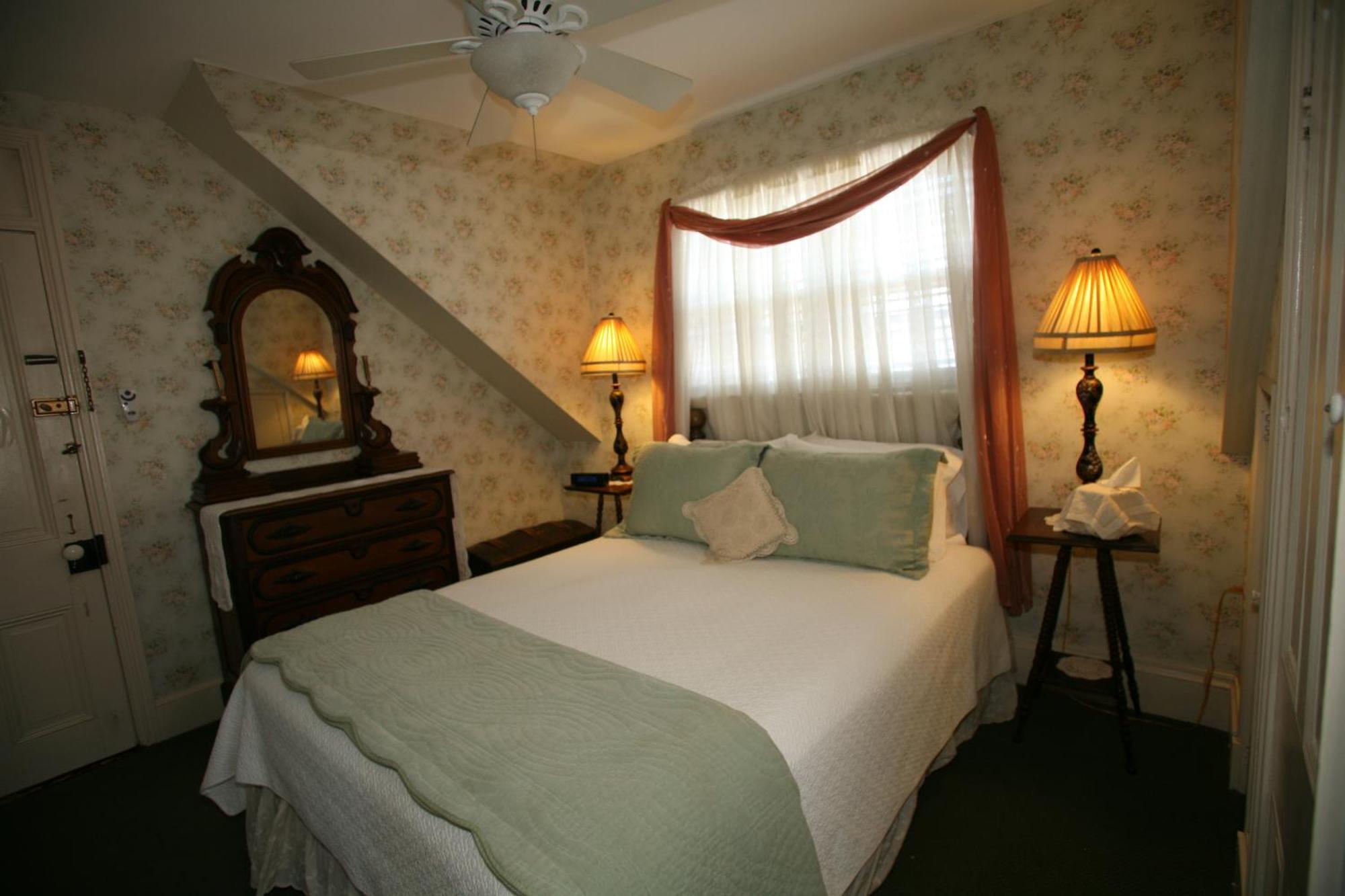 The Bacchus Inn Bed & Breakfast Cape May Oda fotoğraf